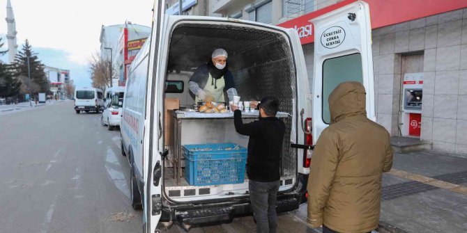 Dondurucu havada sıcak ikram