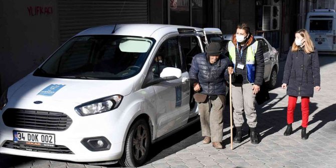 Kuşadası Belediyesi’nden evsizlere sıcak yuva