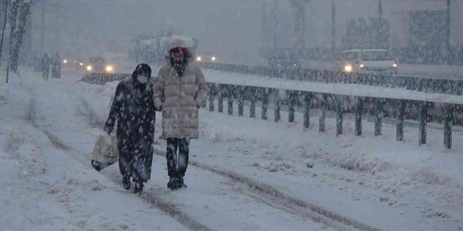 Kamuda çalışan engelli ve hamilelere 3 gün izin