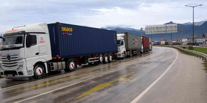 TAG otoyolu Gaziantep yönü trafiğe kapatıldı