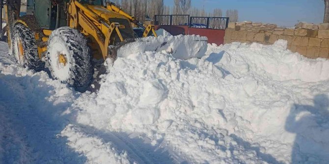 Kayseri’de 223 mahalle yolu ulaşıma kapalı