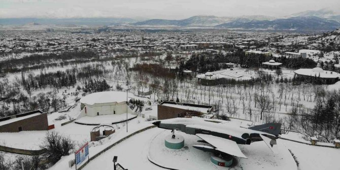 Beyaza bürünen Isparta havadan görüntülendi