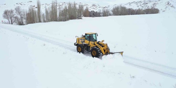 Sivas’ta 696 yerleşim yerine ulaşım sağlanamıyor