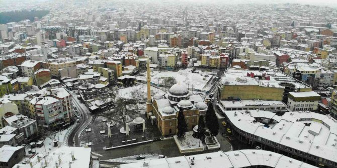 Tarihî Zağnos Paşa Camii beyazlar içinde kaldı