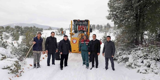 Menteşe’de kar mesaisi devam ediyor