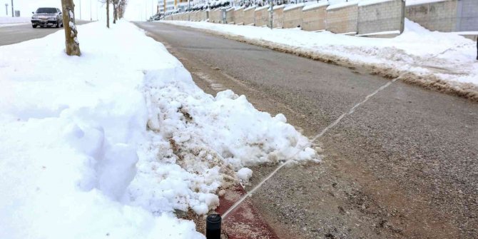 Meram Belediyesi’nden buzlanmaya karşı yeni sistem