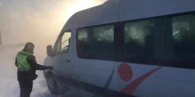 Tipide mahsur kalan vatandaşları ekipler kurtardı