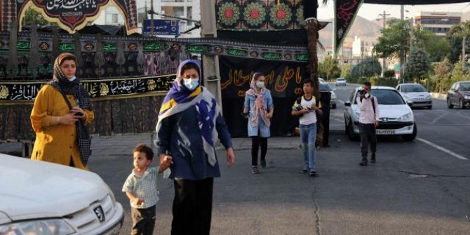 İran Sağlık Bakanı: Koronavirüs salgınında 6. dalgaya girildi