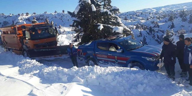 Konya’da karla mücadele devam ediyor