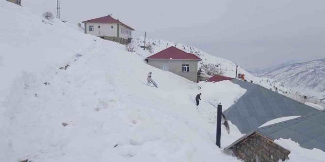 Altı köyün yolları 12 gündür kapalı