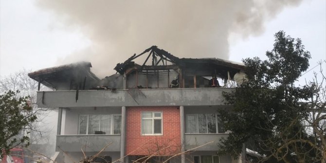 Düzce'de çıkan yangında müstakil ev hasar gördü