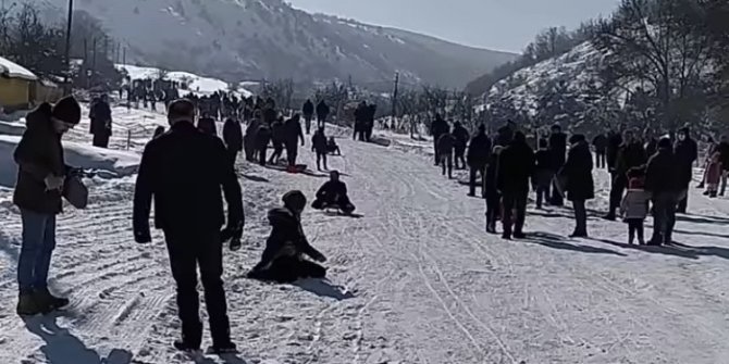 Kızak festivalinde doyasıya eğlendiler