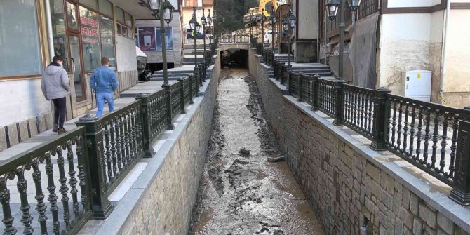 Taşan derenin üzeri açılınca ilçe yepyeni bir görünüme kavuştu