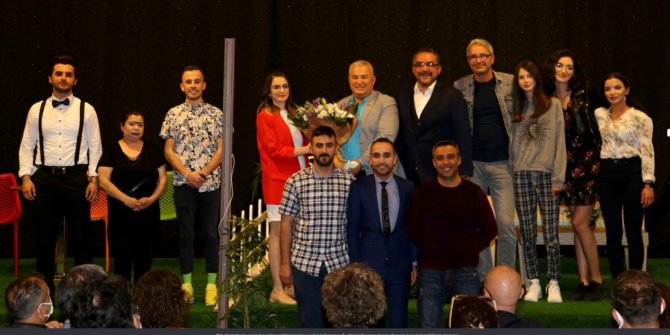 Bakan Çavuşoğlu’ndan ALTSO Tiyatro Kulübü’ne tebrik