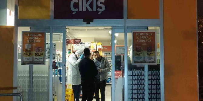 Antalya’da zincir market şubesinde cerrahi maskeli silahlı soygun