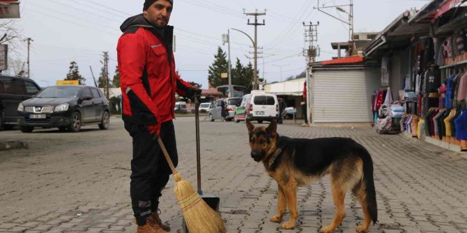 Temizlik işçisi ile köpeğin kıskandıran dostluğu