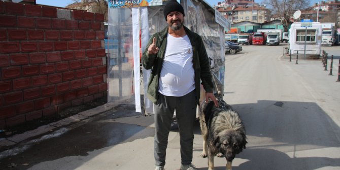 Gördüğü rüyanın izinden üç tekerlekli aracıyla Mekke'ye gidiyor