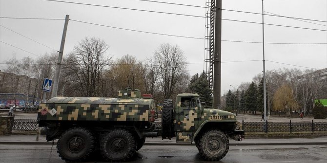 Kiev'de resmi binaların yer aldığı bölgede silah sesleri duyuldu