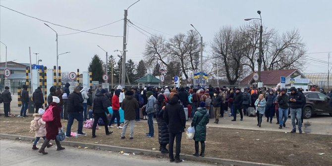 Evakuacija turskih državljana iz Ukrajine: Pet autobusa stiglo do granice s Rumunijom