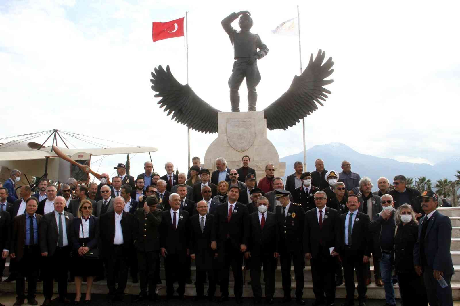 Türk havacılık tarihinin ilk pilotlarından Şehit Fethi Bey Fethiye’de anıldı