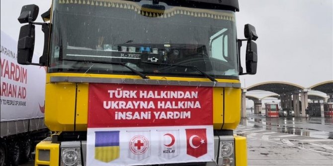 Des camions transportant des aides humanitaires sont partis de la Turquie vers la Roumanie