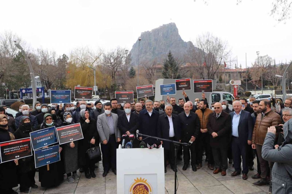 28 Şubat postmodern darbesi protesto edildi