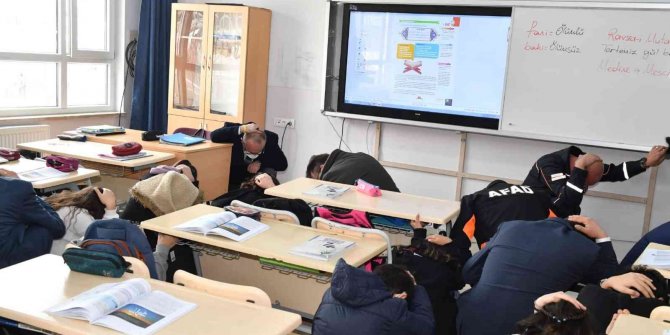 Denizli’de 793 okulda eş zamanlı deprem tatbikatı