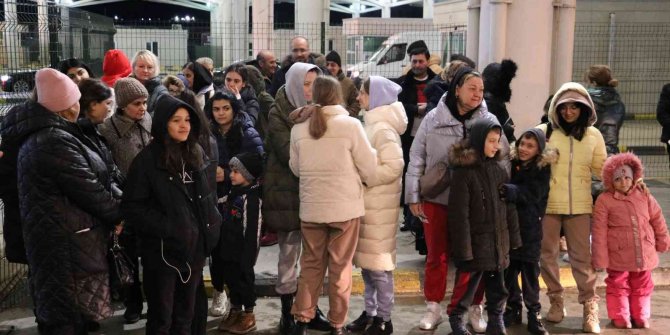 Kadınlar Günü’nü savaştan kaçarak geçirdiler