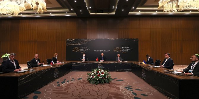 Rusya-Ukrayna-Türkiye üçlü dışişleri bakanları toplantısı düzenlendi