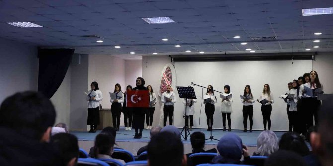 “İstiklal Marşı ve Mehmet Akif Ersoy “ adlı şiir dinletisi ve oratoryo düzenlendi