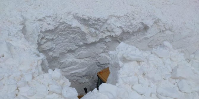 Van’ın Başkale ilçesinde yola çığ düştü