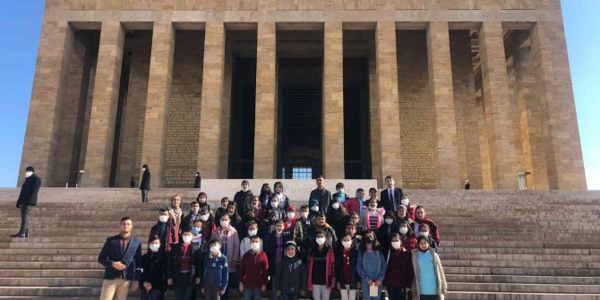 Ağrılı çocuklar Anıtkabir’de