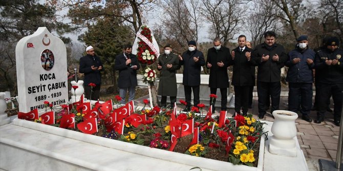 Seyit Onbaşı, Balıkesir'de mezarı başında anıldı