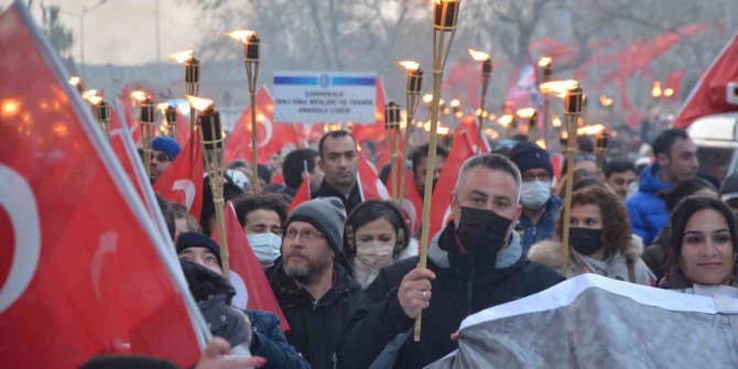 Çanakkale’de fener alayı