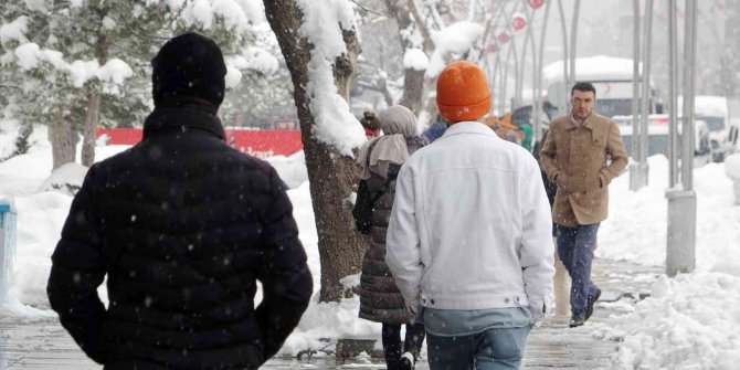 Muş’ta 113 köy yolu ulaşıma kapandı