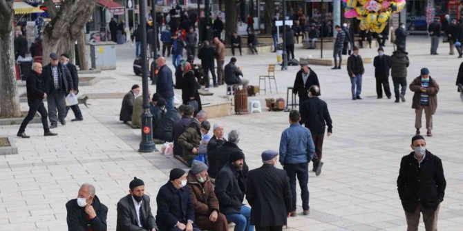 6 ay sonra gelen bahar havası vatandaşları sokağa döktü