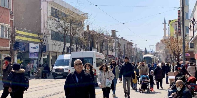 Bahar sonunda yüzünü gösterdi