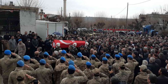 Şehit Uzman Çavuş Mahmut Güleş son yolculuğuna uğurlandı