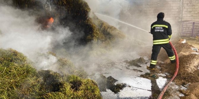 Konya'da çiftliğin yem ambarında çıkan yangın hasara neden oldu