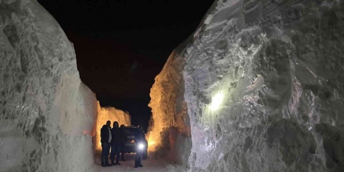 2 bin 948 rakımlı Nemrut yolunda karla mücadele çalışması