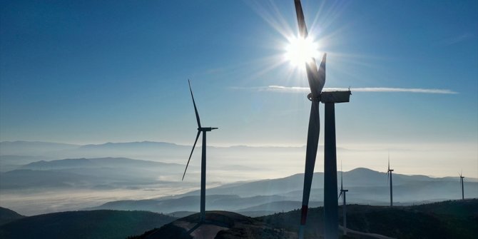 Yenilenebilir enerji Türkiye'nin ekonomik gelişimi için toplumun ilk tercihi