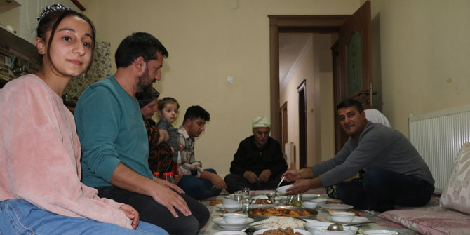 Türkiye'de ilk iftar Şemdinli'de açıldı