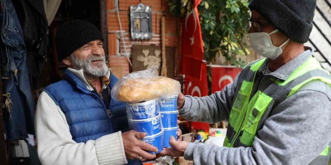 Yaşlı vatandaşlara 2 öğün, 3 çeşit yemek