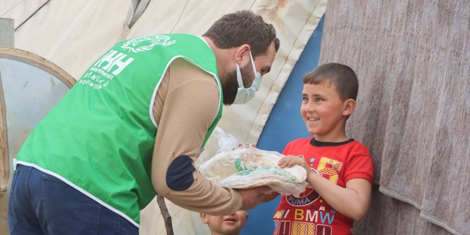 İHH, Suriye'de 3 milyon ekmek dağıttı