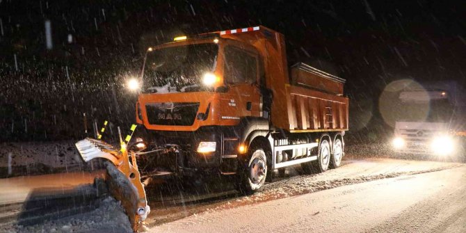 Kar ve tipi ulaşımda aksamalara neden oldu