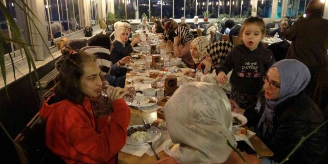 Muş’ta evlat nöbeti tutan anneler iftarda buluşturuldu