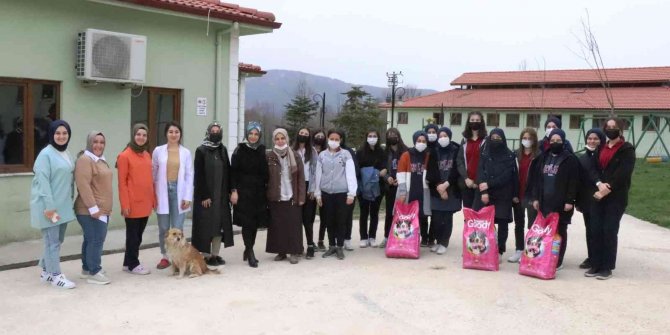 Etkinlikten kazandıklarını hayvanlar için harcadılar