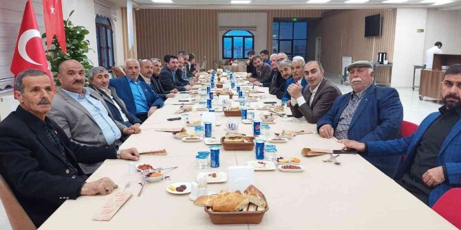 Muhtarlar tam kadro iftar yemeğinde buluştu