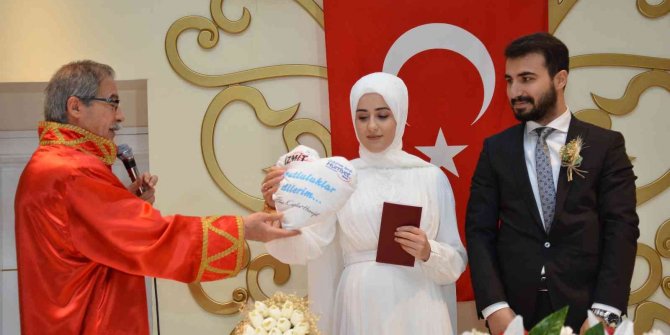 18 yılda 30 bin nikah kıydı, doğum gününde emekli oldu