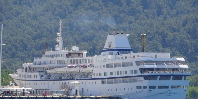 Dev yolcu gemisi Marmaris Limanı’na demir attı